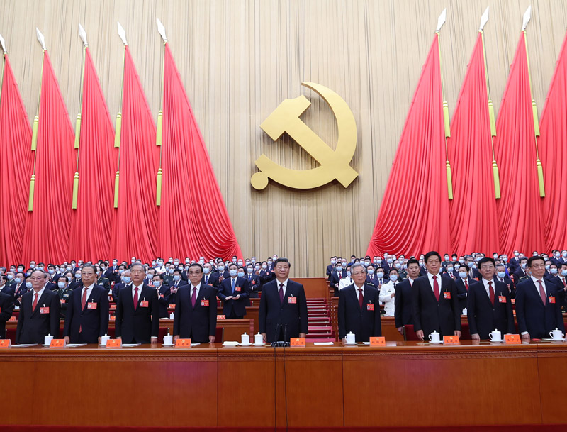 10月22日，中國共產(chǎn)黨第二十次全國代表大會在北京人民大會堂勝利閉幕。這是習近平、李克強、栗戰(zhàn)書、汪洋、王滬寧、趙樂際、韓正、王岐山、胡錦濤在主席臺上。.jpg