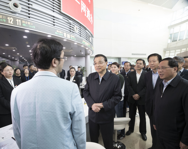 李克強(qiáng)在上海考察